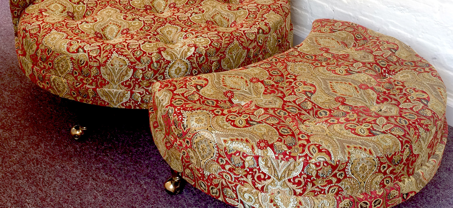 Round Chair with Ottoman